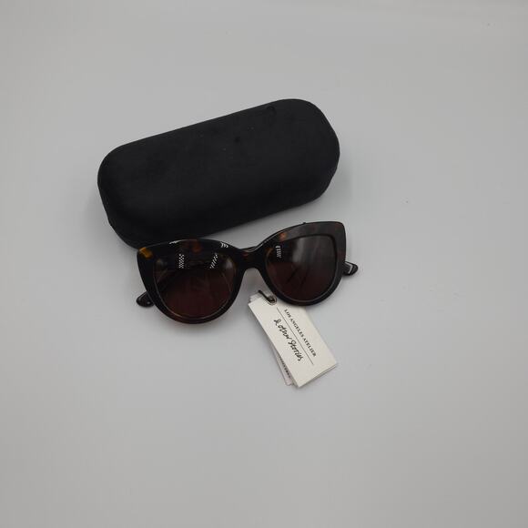 & Other Stories Oversized Cat Eye Sunglasses in Brown Tortoiseshell main image 9